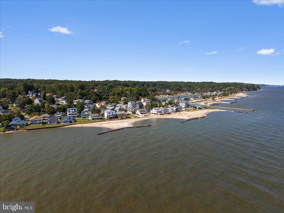 2818 Beach Dr Property Photo 9