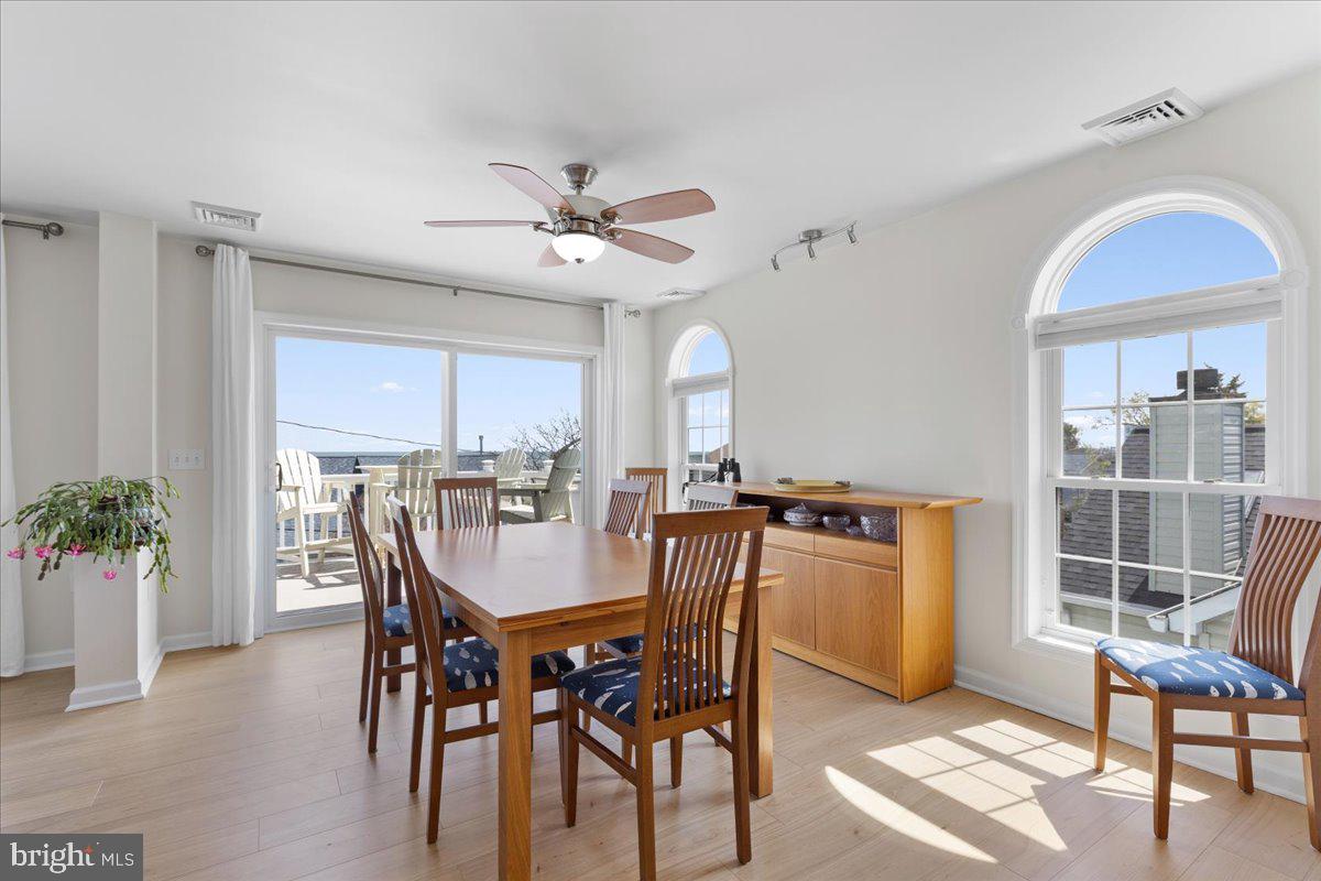 2818 Beach Dr Property Photo 15