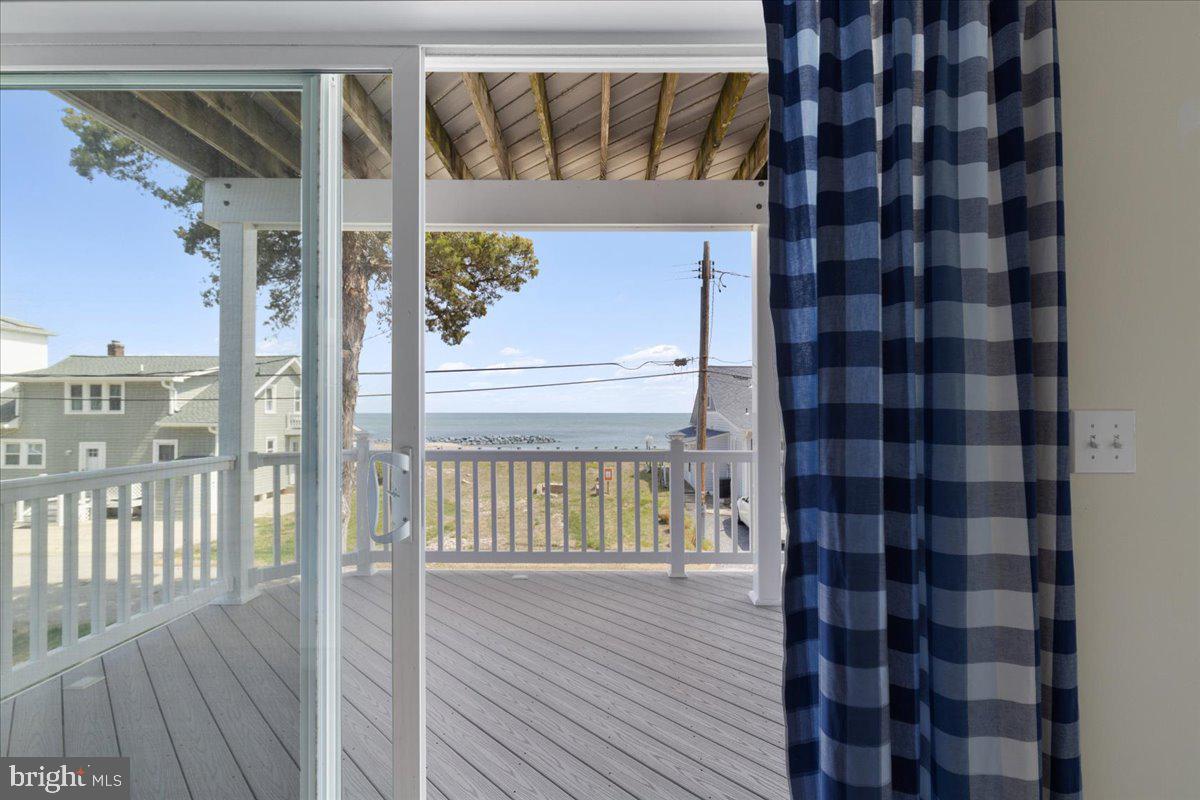 2818 Beach Dr Property Photo 25