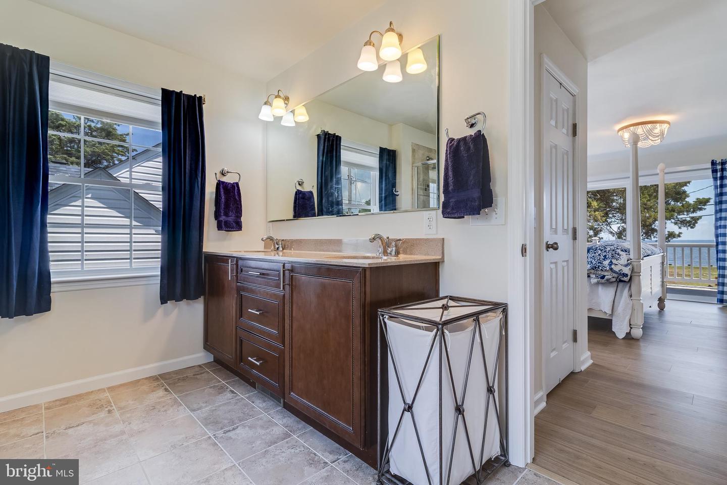 2818 Beach Dr Property Photo 26