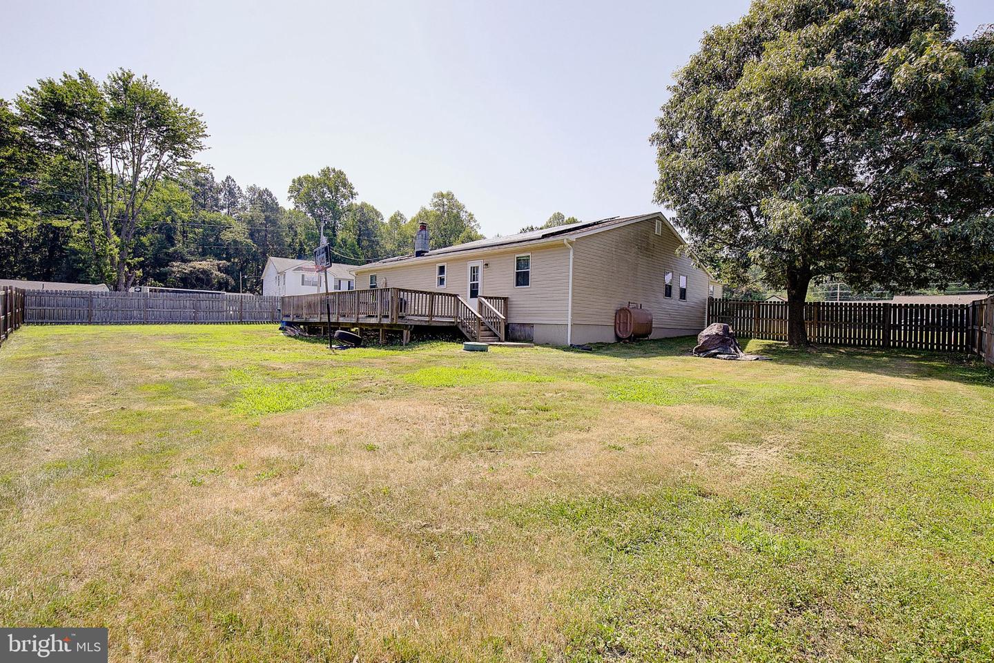 165 Central Dr Property Photo 3