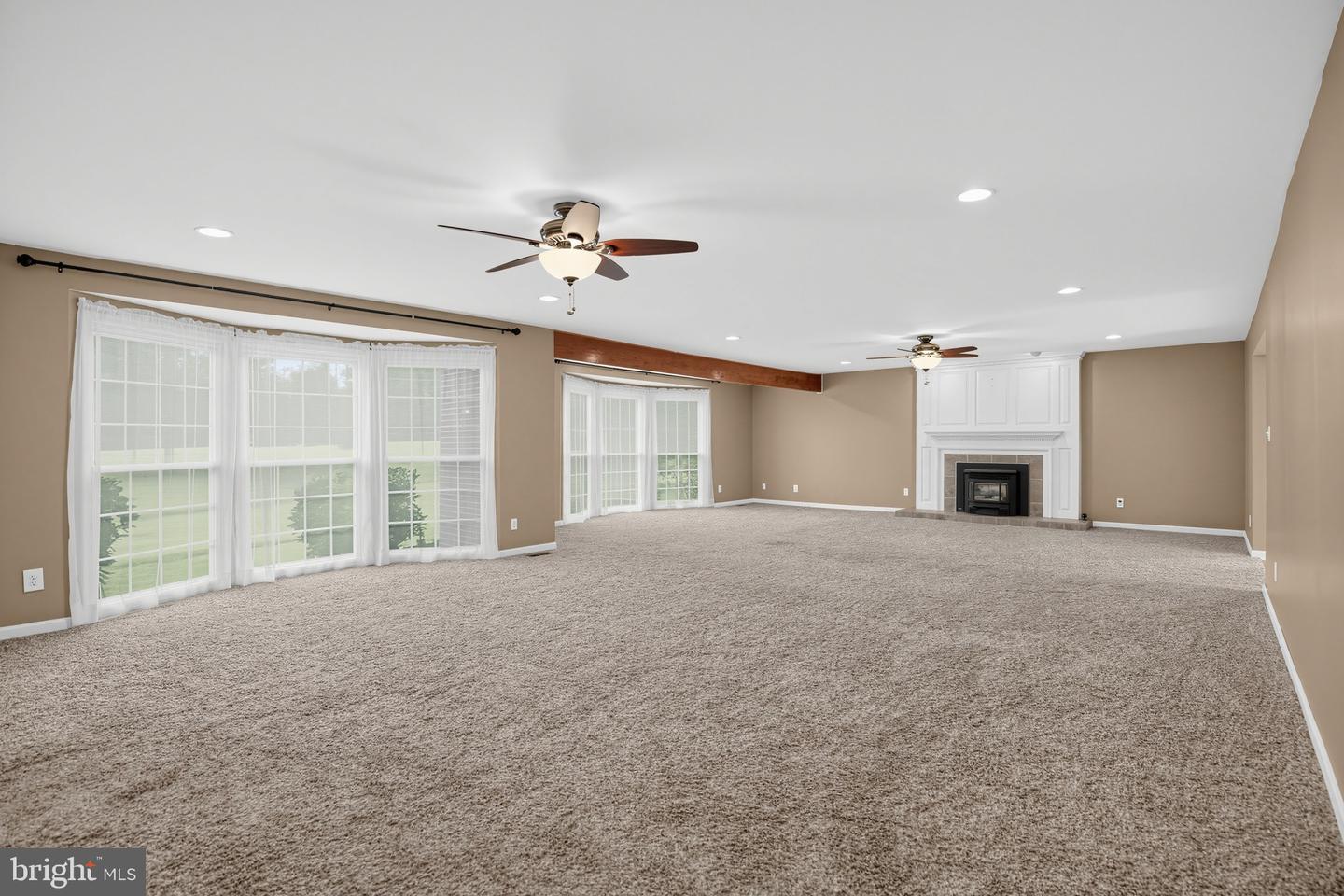 9430 Solomons Island Rd Property Photo 6