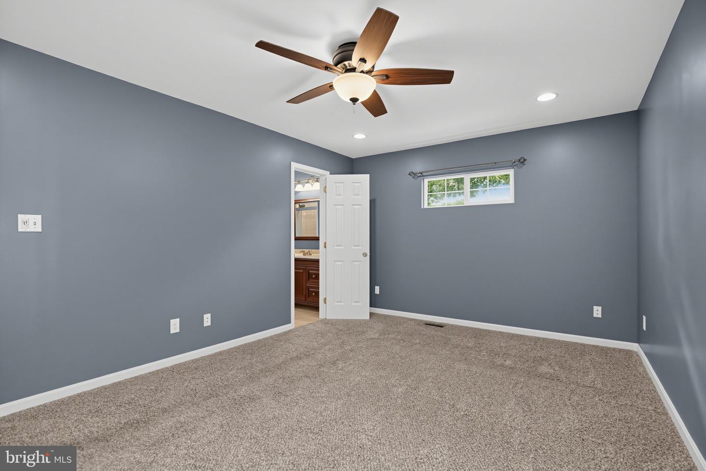 9430 Solomons Island Rd Property Photo 19