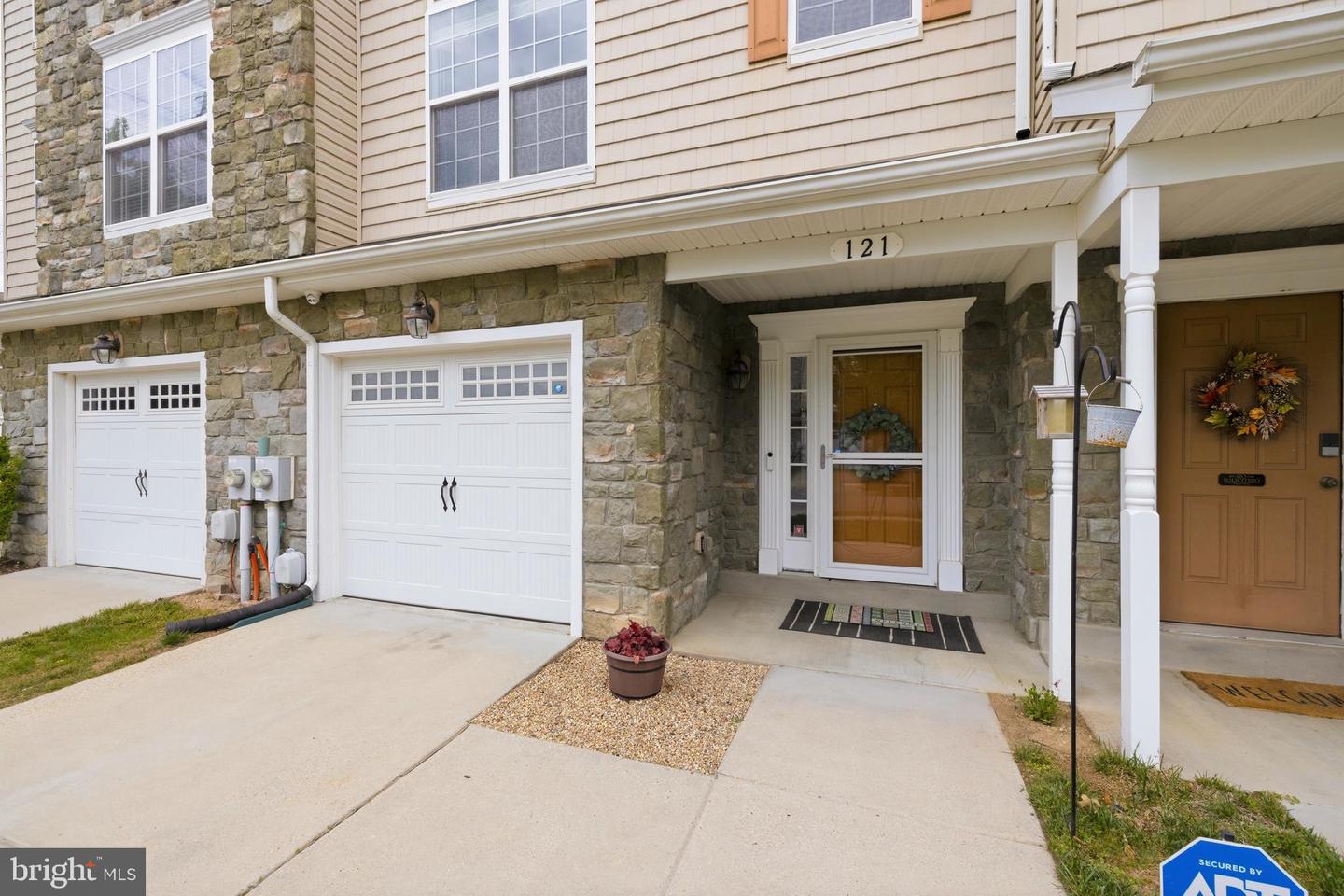 121 Polo Way Property Photo 3