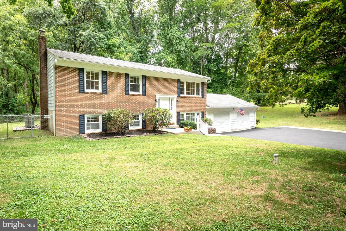 2901 5th St Property Photo 3