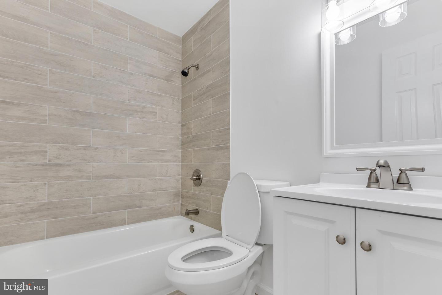 6114 4th St Property Photo 10