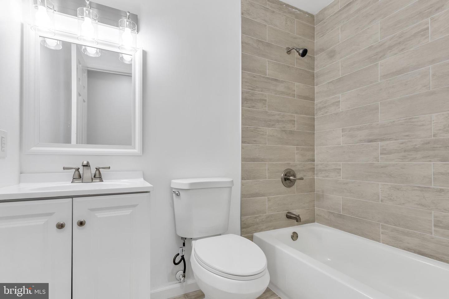 6114 4th St Property Photo 11