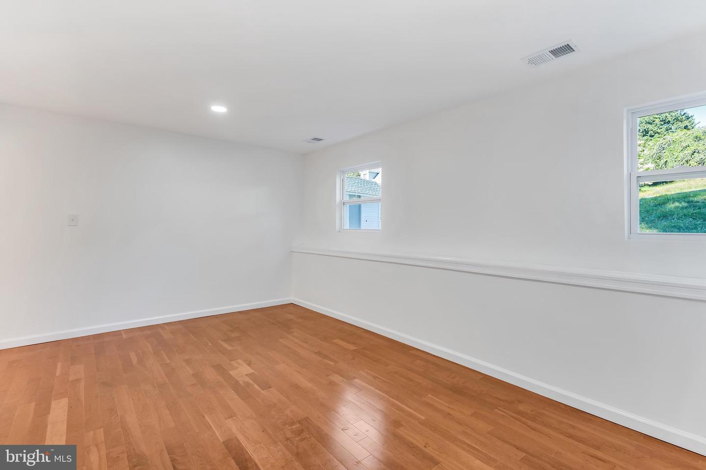 6114 4th St Property Photo 14