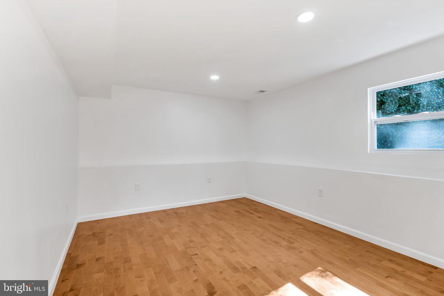 6114 4th St Property Photo 19