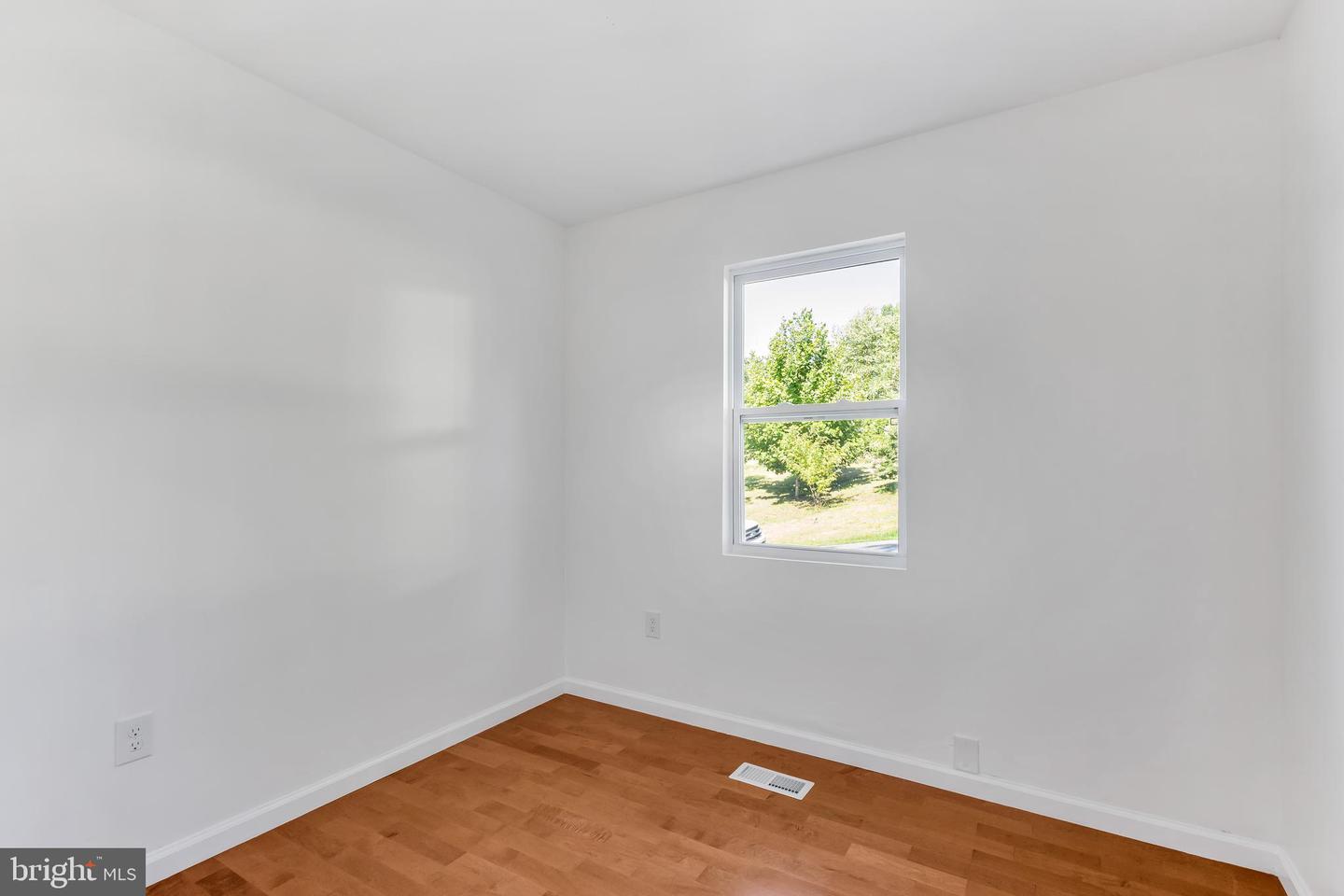 6114 4th St Property Photo 21