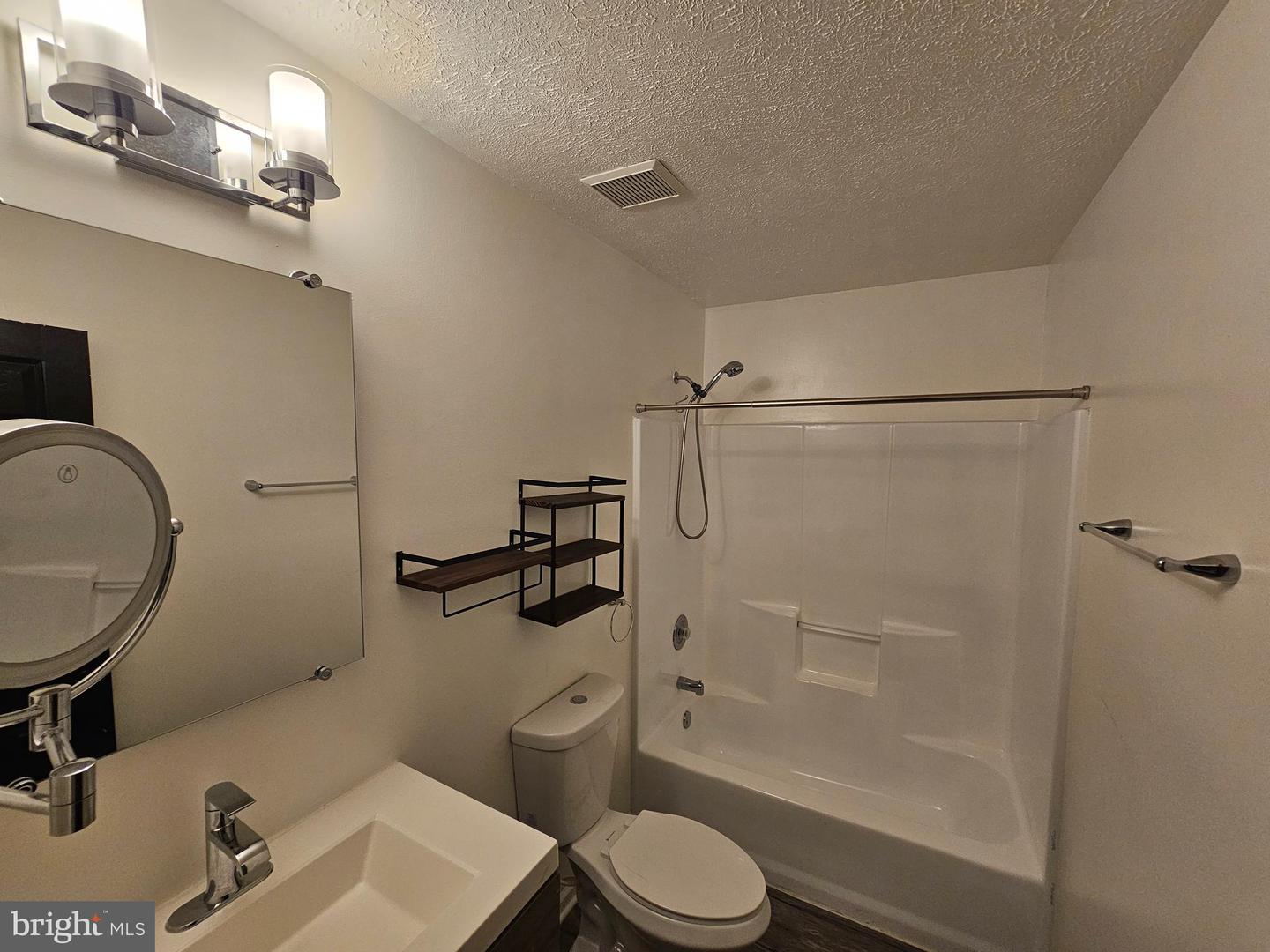 730 Ox Bow Ln Property Photo 17