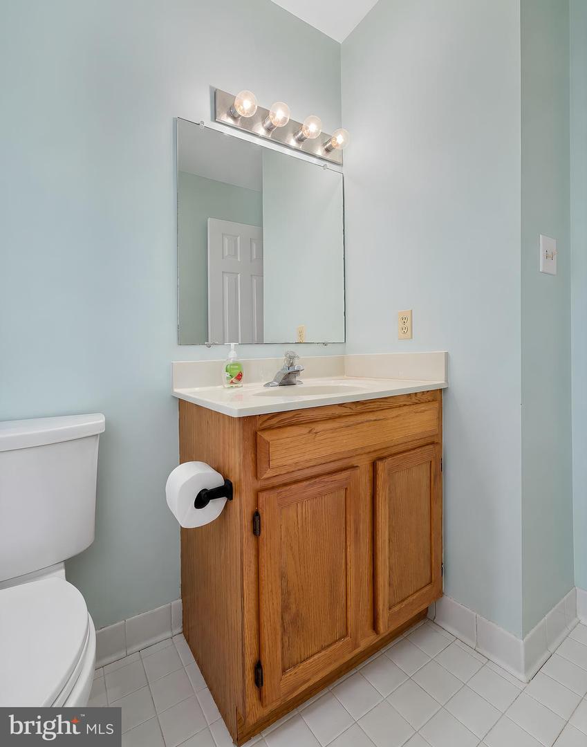 8433 Sailboat Ln Property Photo 29