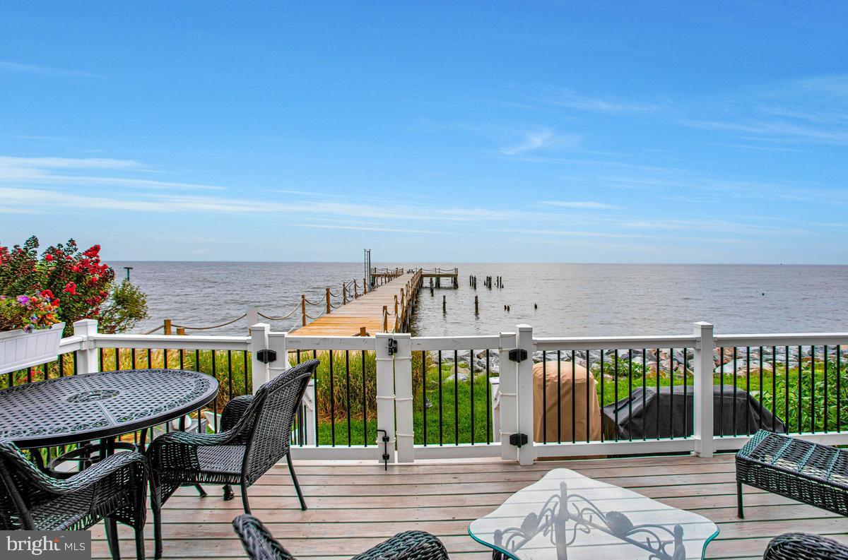 8649 Baywalk Sq Property Photo 1