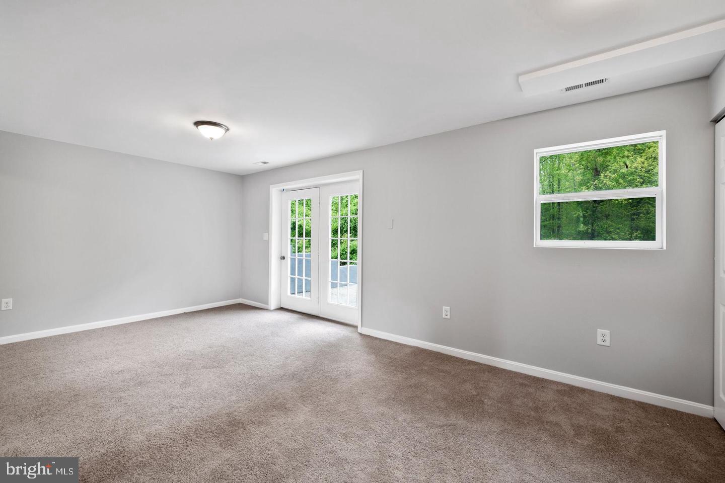 3491 Solomons Island Rd Property Photo 10