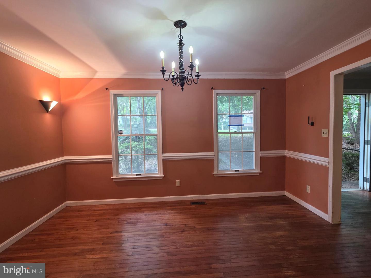 5825 Magnolia Cir Property Photo 3