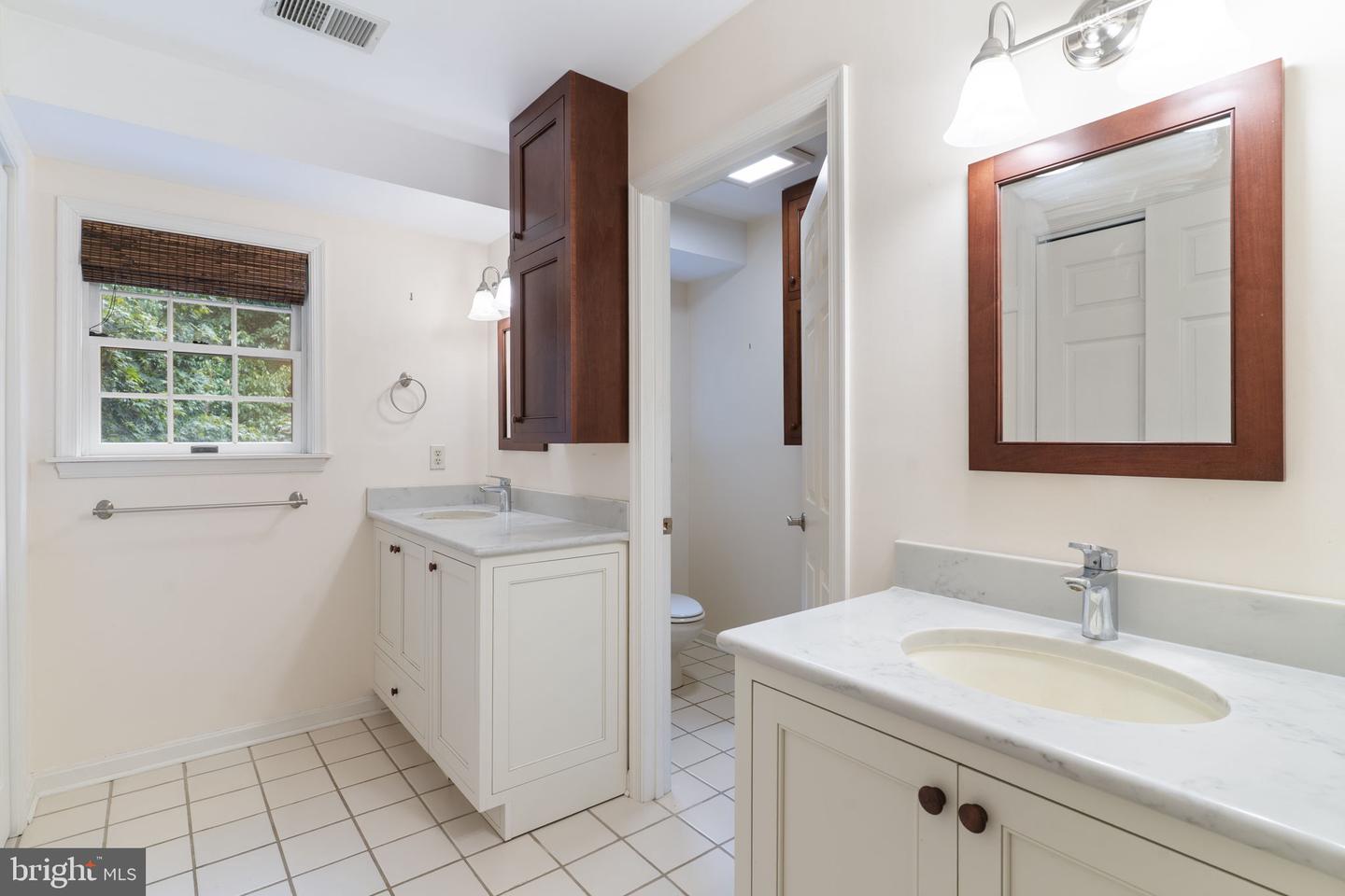 4325 Willows Rd Property Photo 24