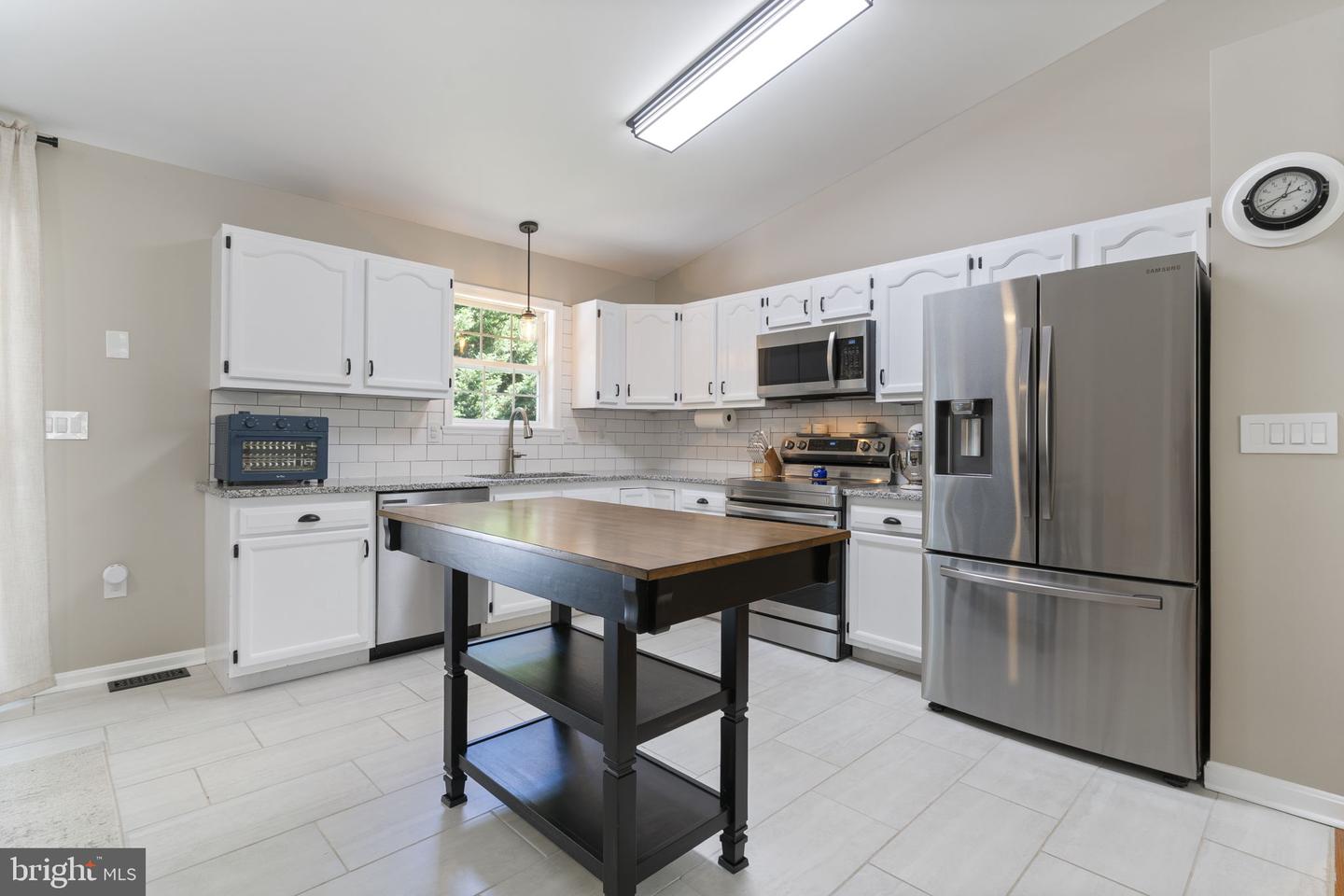 1126 Stagecoach Trl Property Photo 4