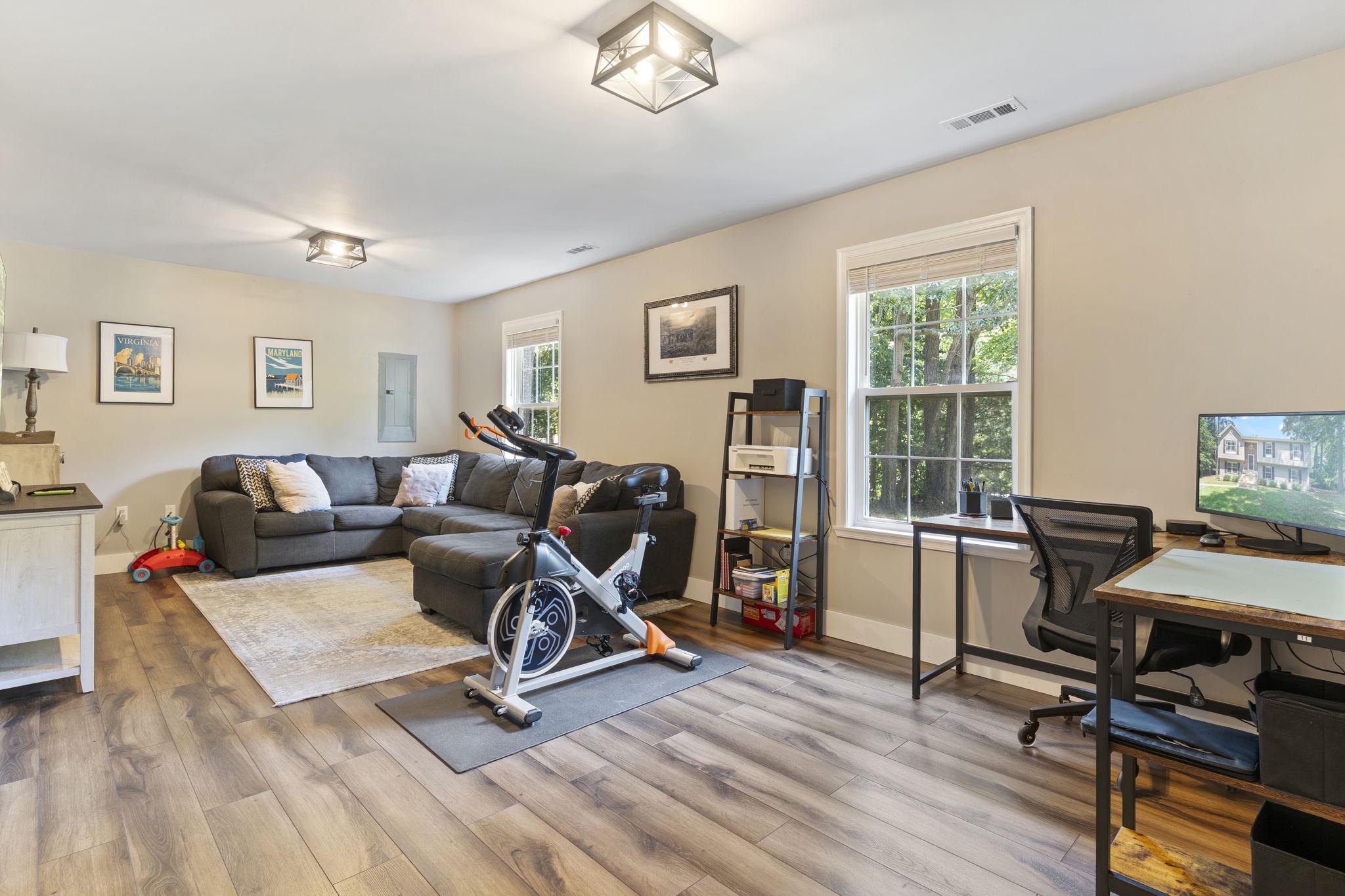 1126 Stagecoach Trl Property Photo 22