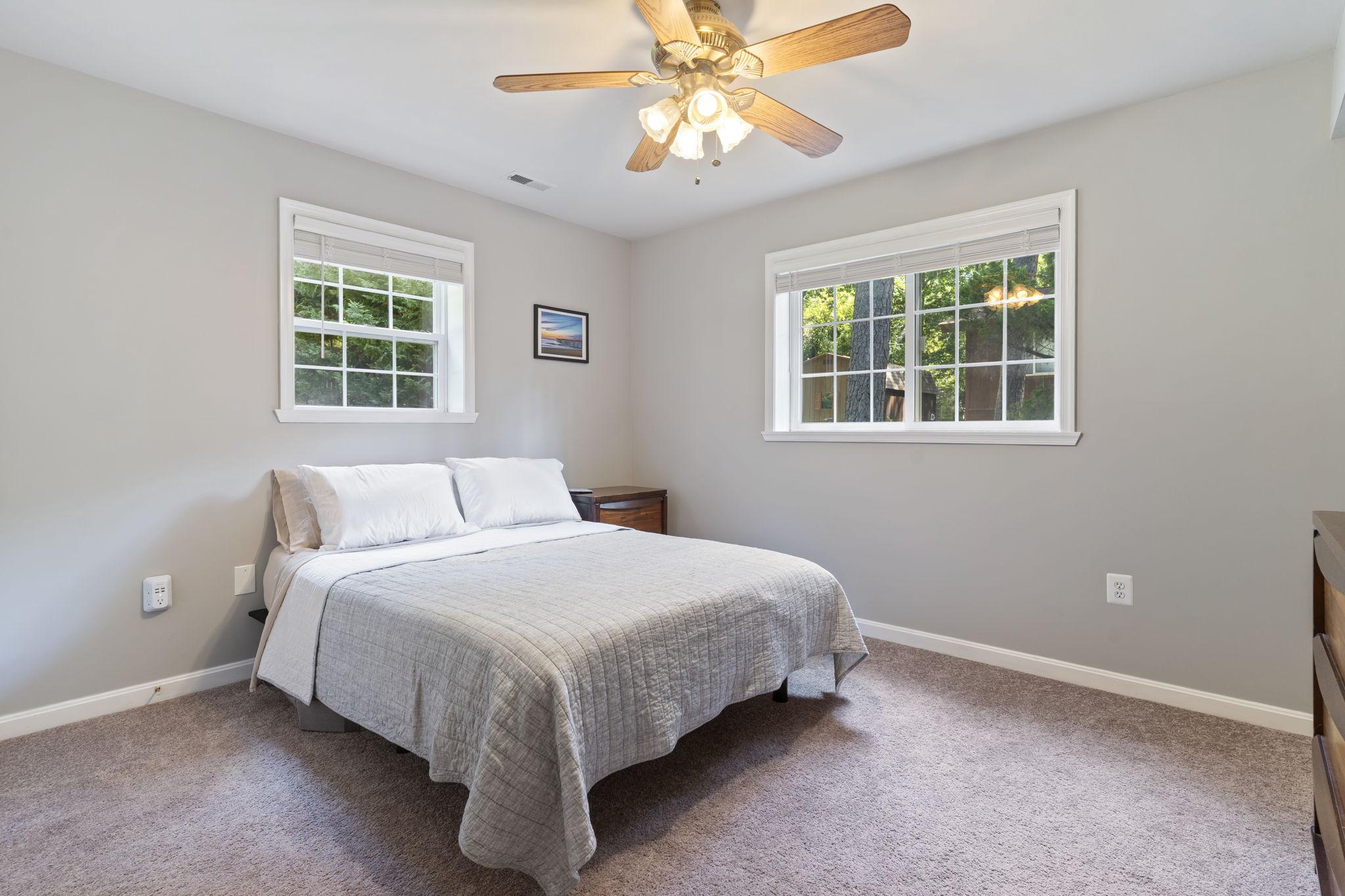1126 Stagecoach Trl Property Photo 25