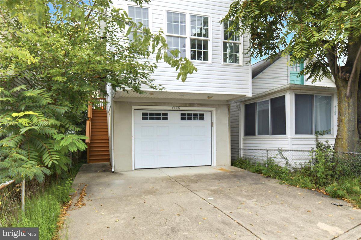 4136 7th St Property Photo 4
