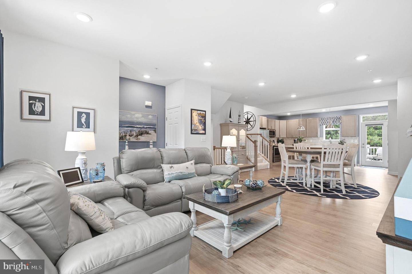 120 Oyster Bay Pl Property Photo 8