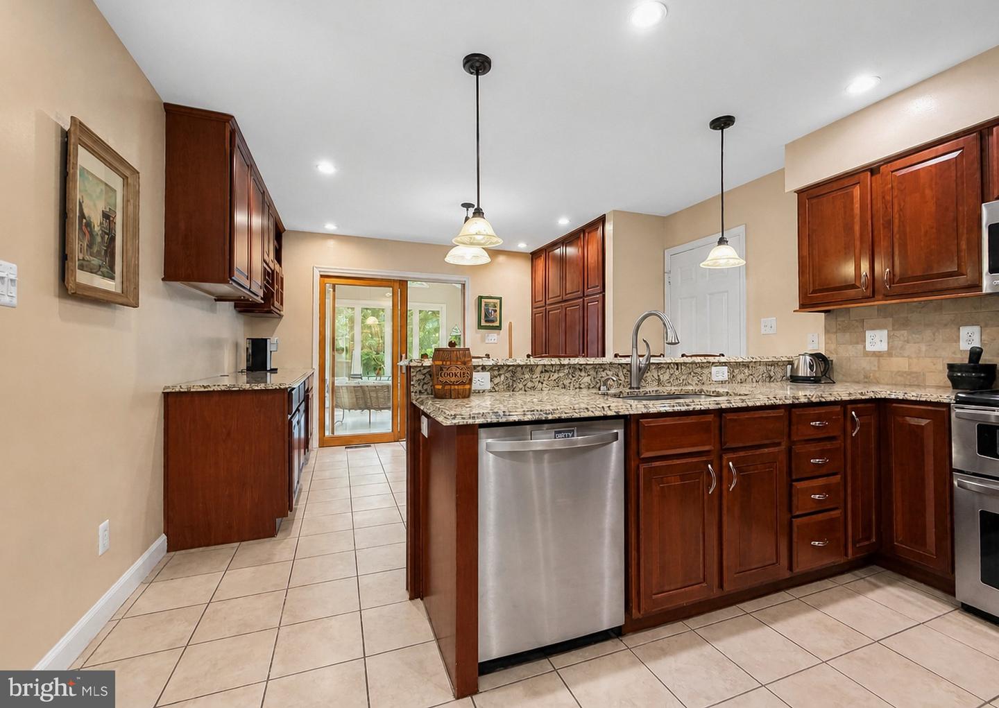 5210 Knights Ct Property Photo 4