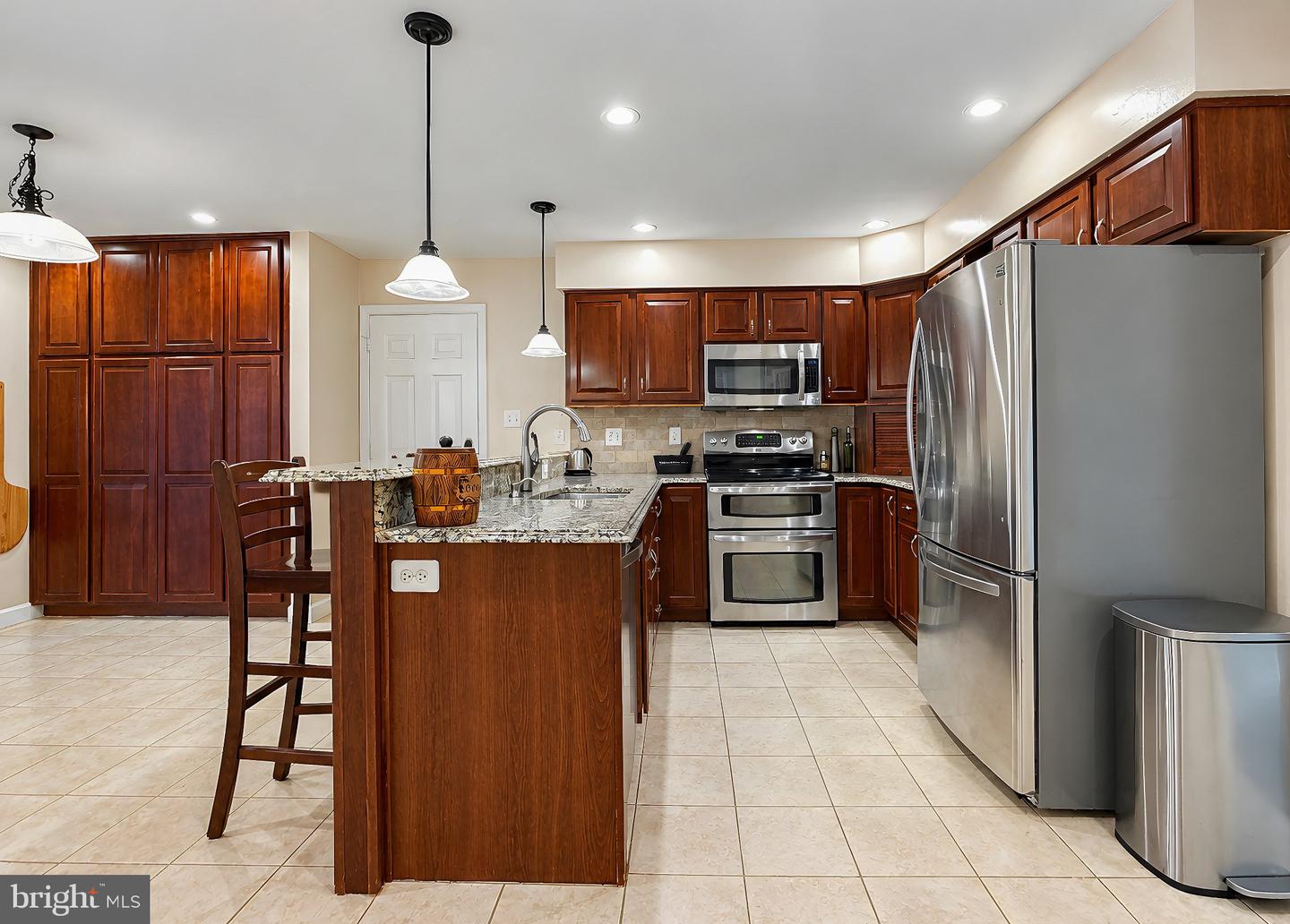5210 Knights Ct Property Photo 5