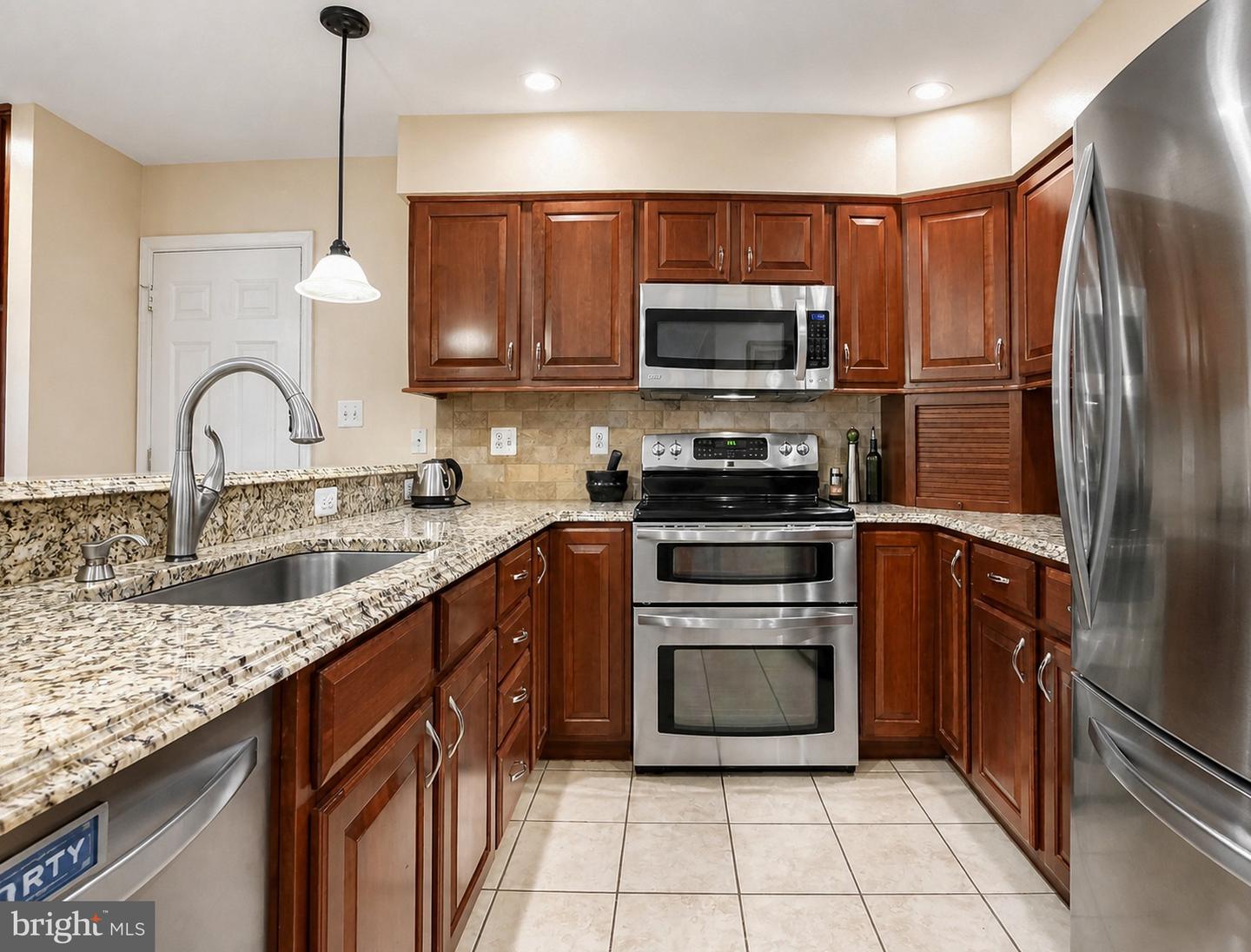 5210 Knights Ct Property Photo 6