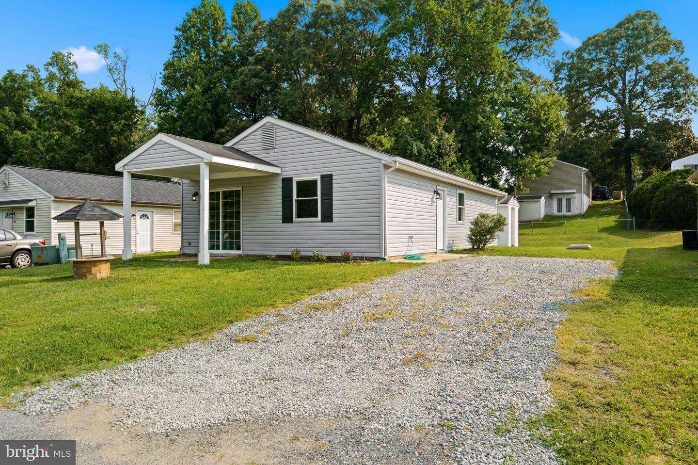 650 Field Rd Property Photo 2