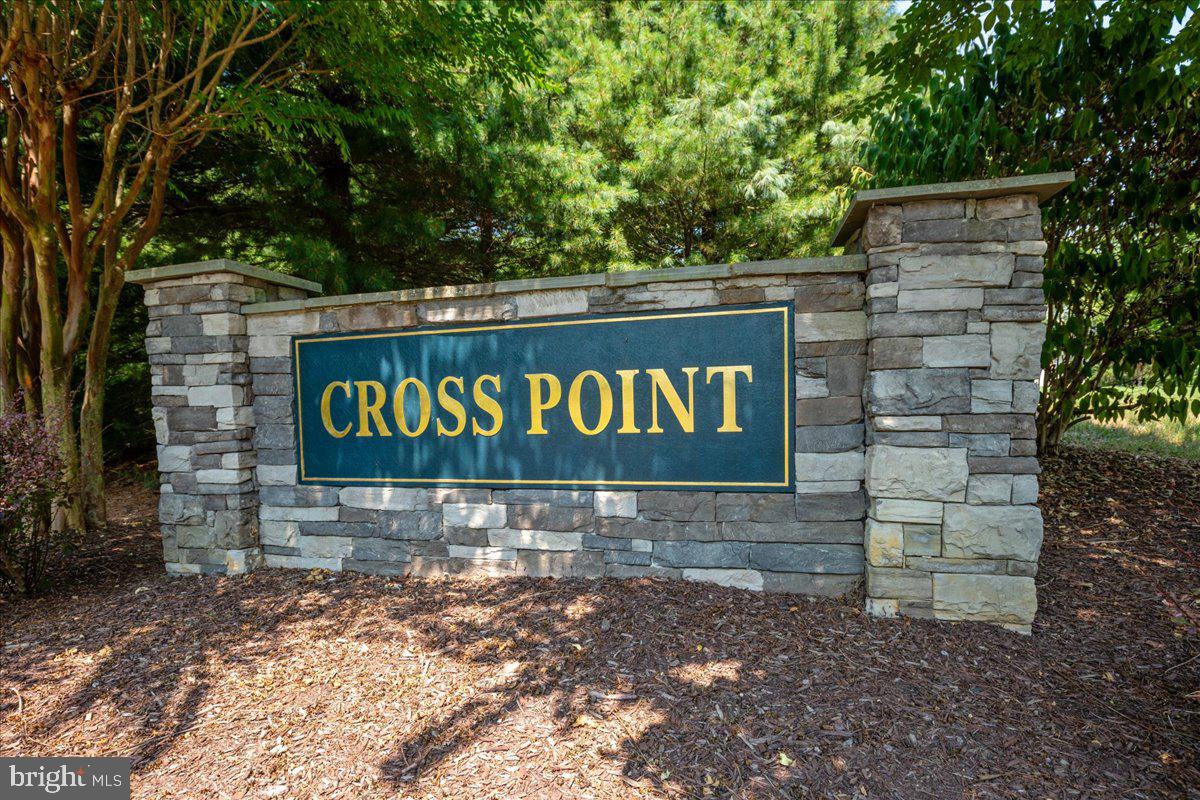 170 Coventry Ct Property Photo 2