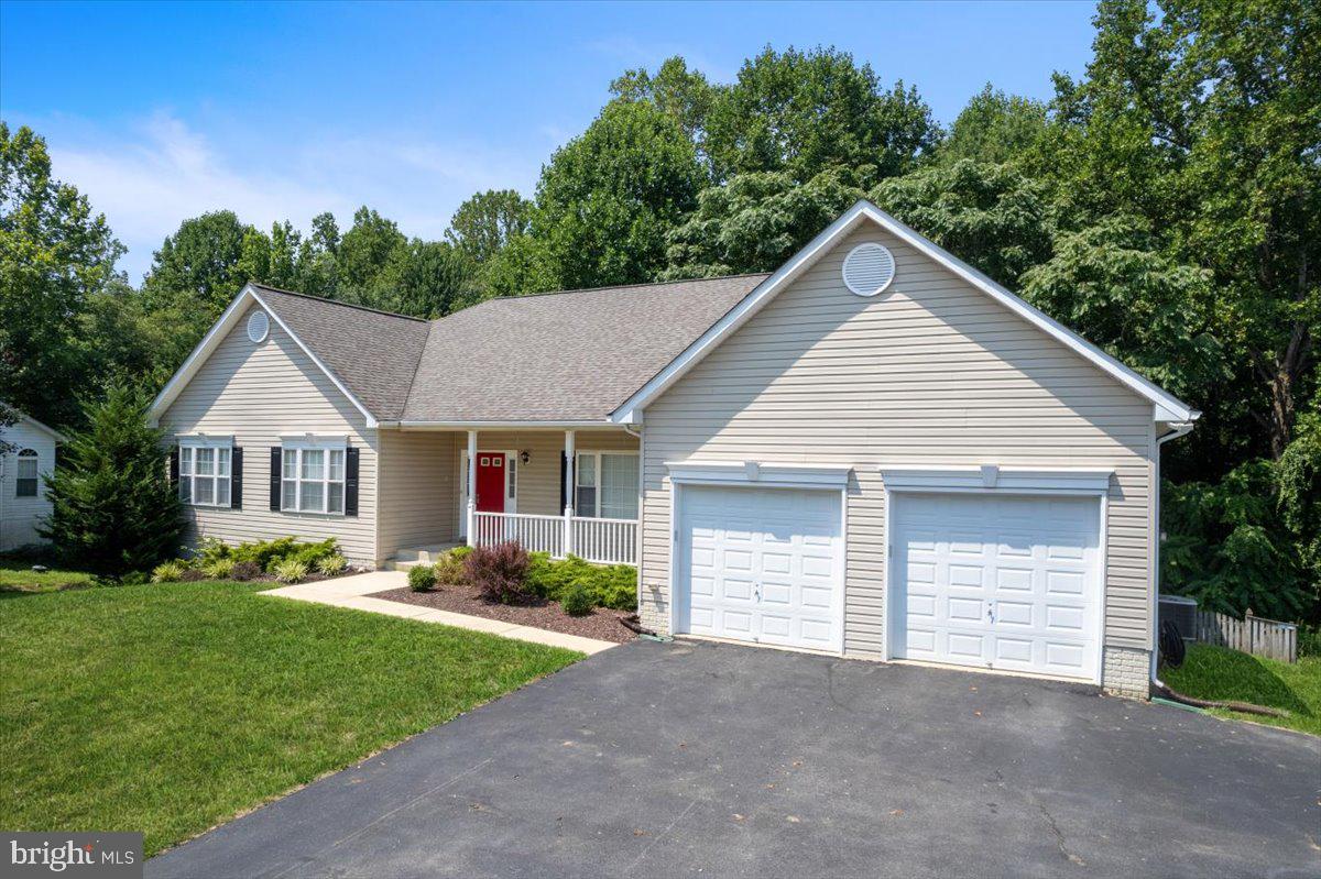 170 Coventry Ct Property Photo 3