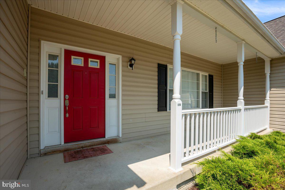 170 Coventry Ct Property Photo 6