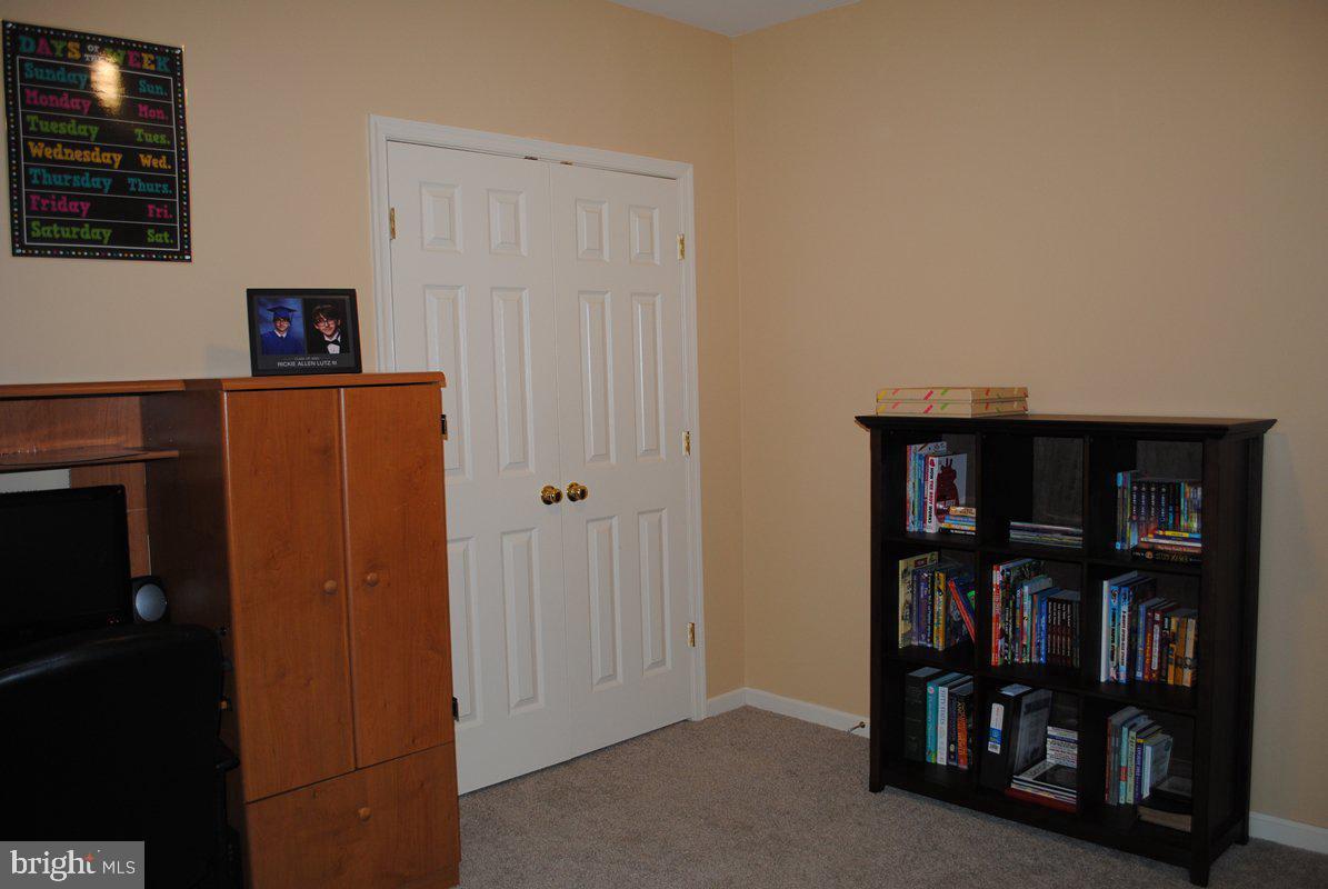 170 Coventry Ct Property Photo 22