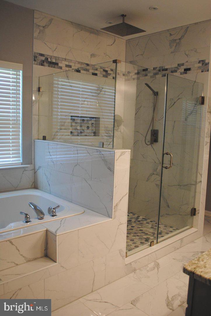 170 Coventry Ct Property Photo 24