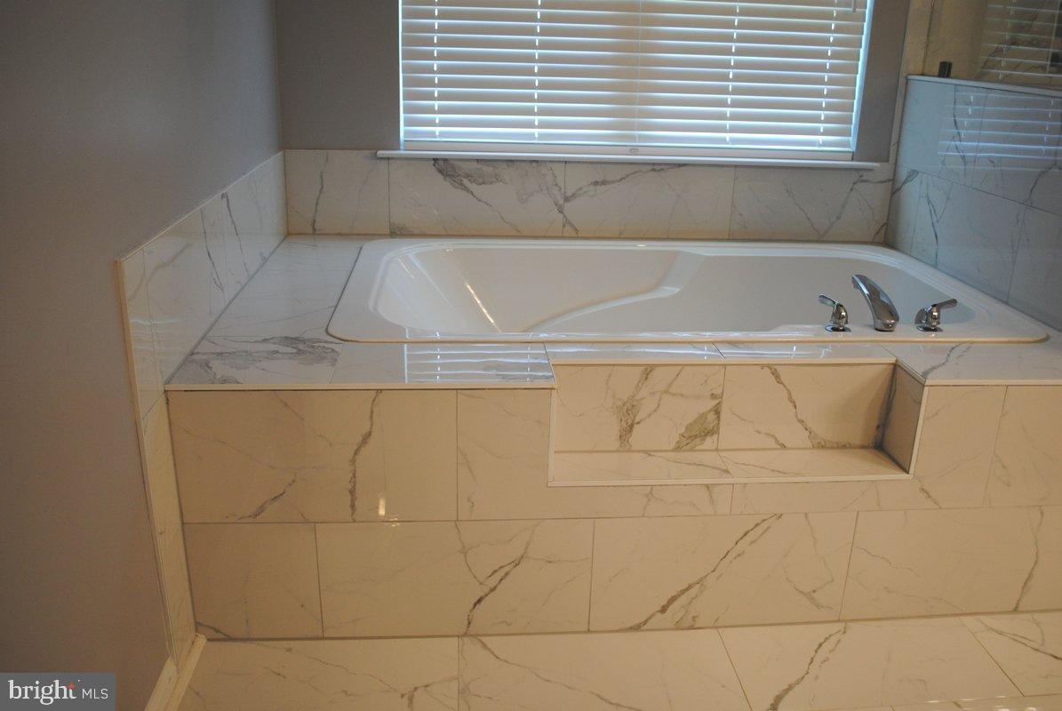 170 Coventry Ct Property Photo 26
