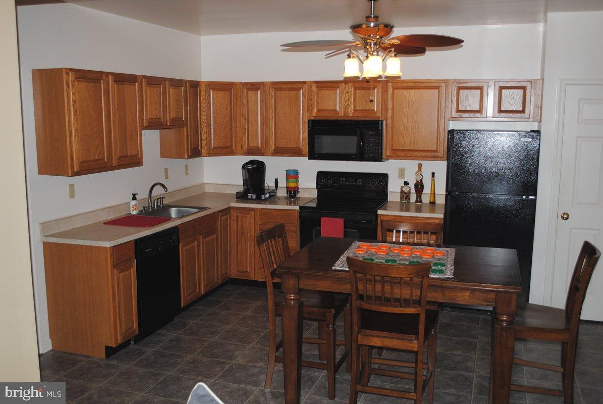 170 Coventry Ct Property Photo 30