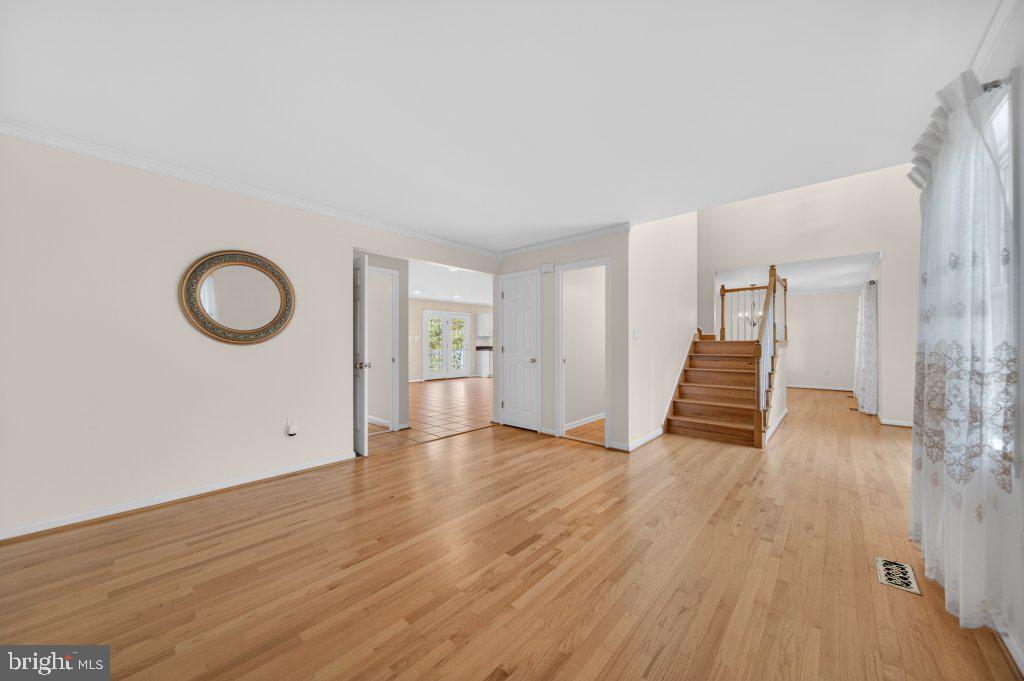 9290 Baker St Property Photo 6