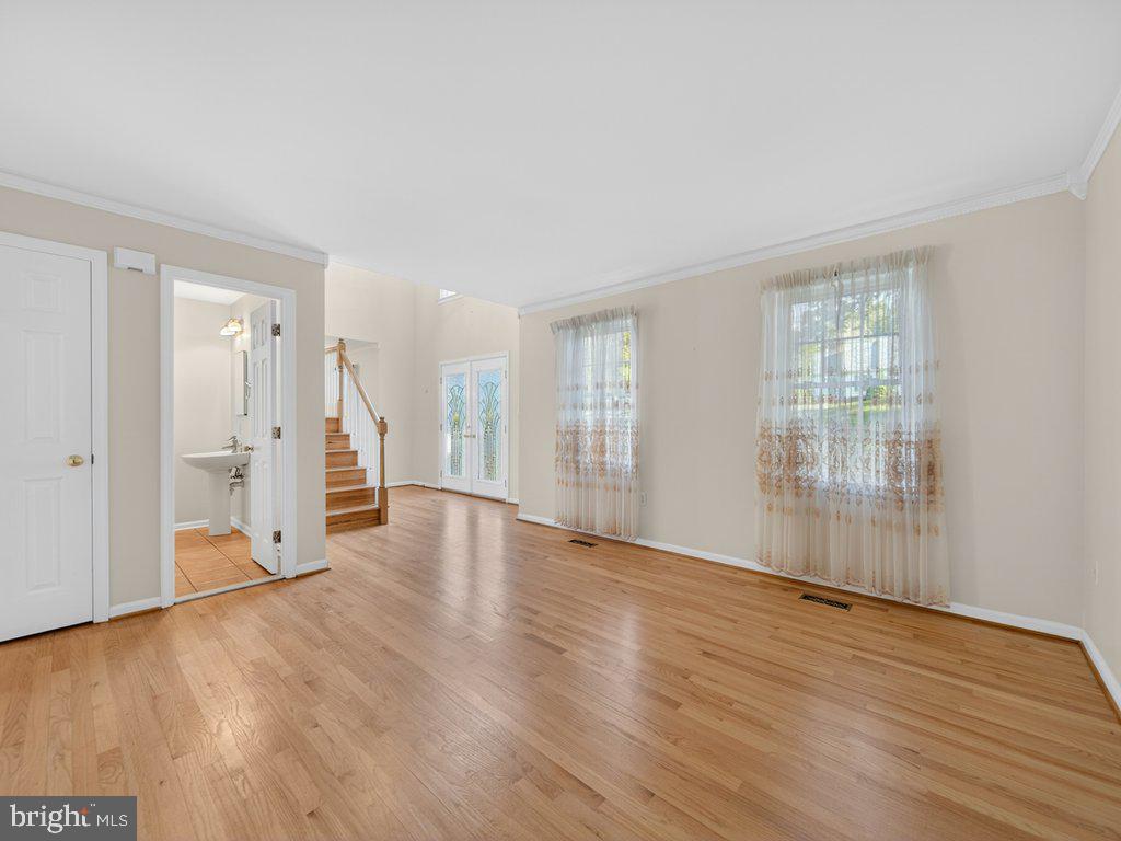 9290 Baker St Property Photo 7