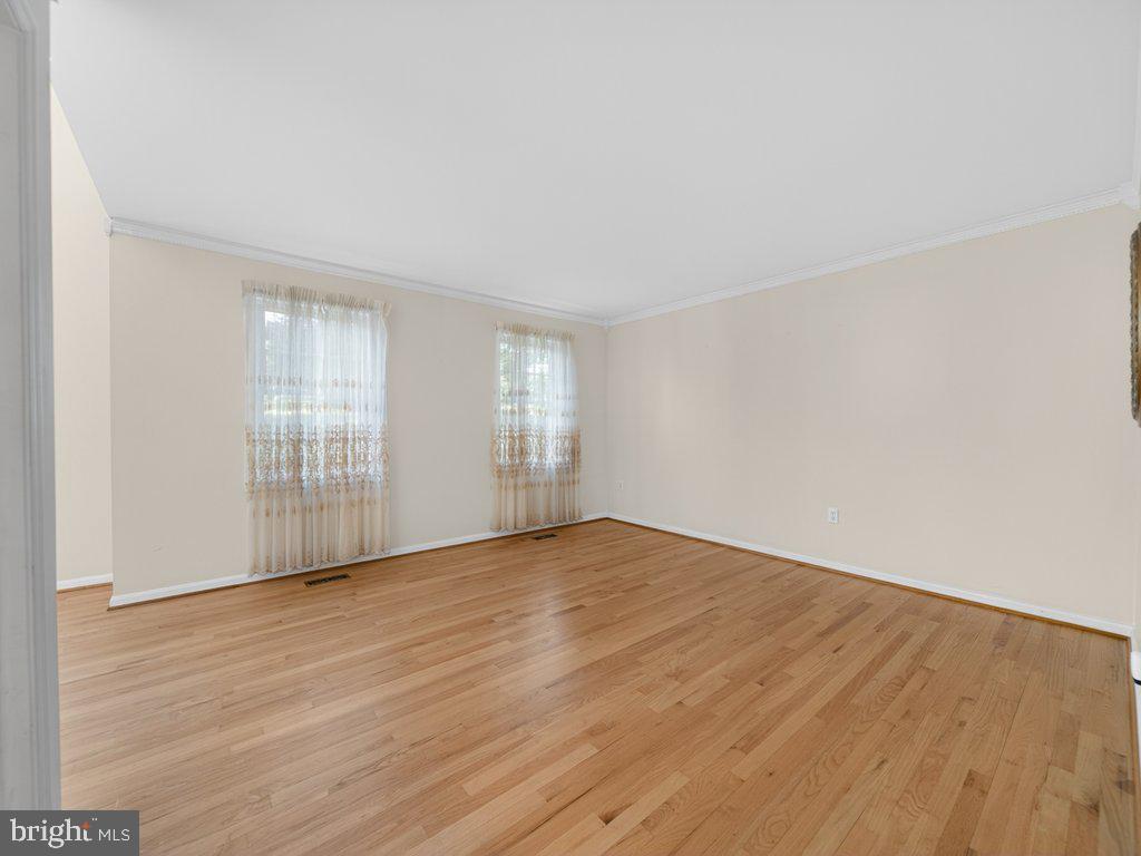9290 Baker St Property Photo 8