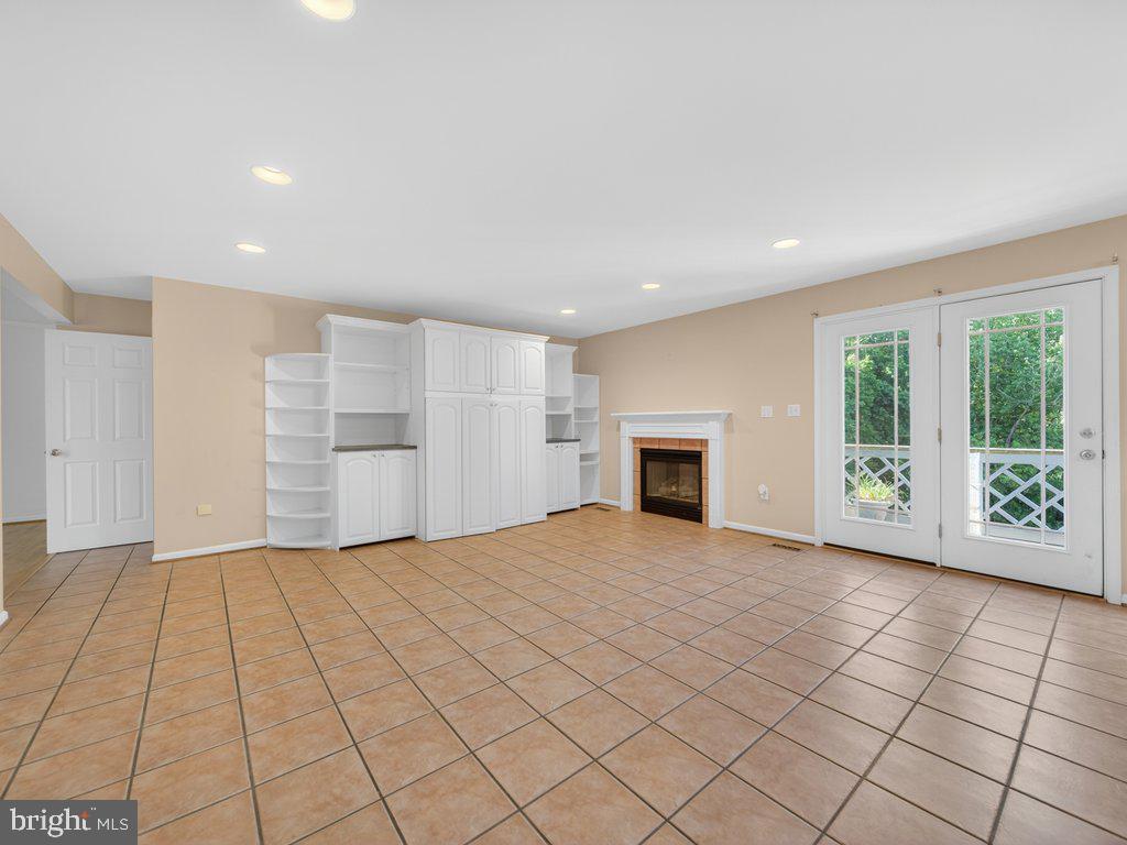 9290 Baker St Property Photo 27
