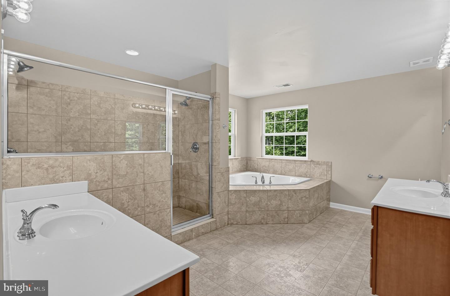 855 Bentley Dr Property Photo 13