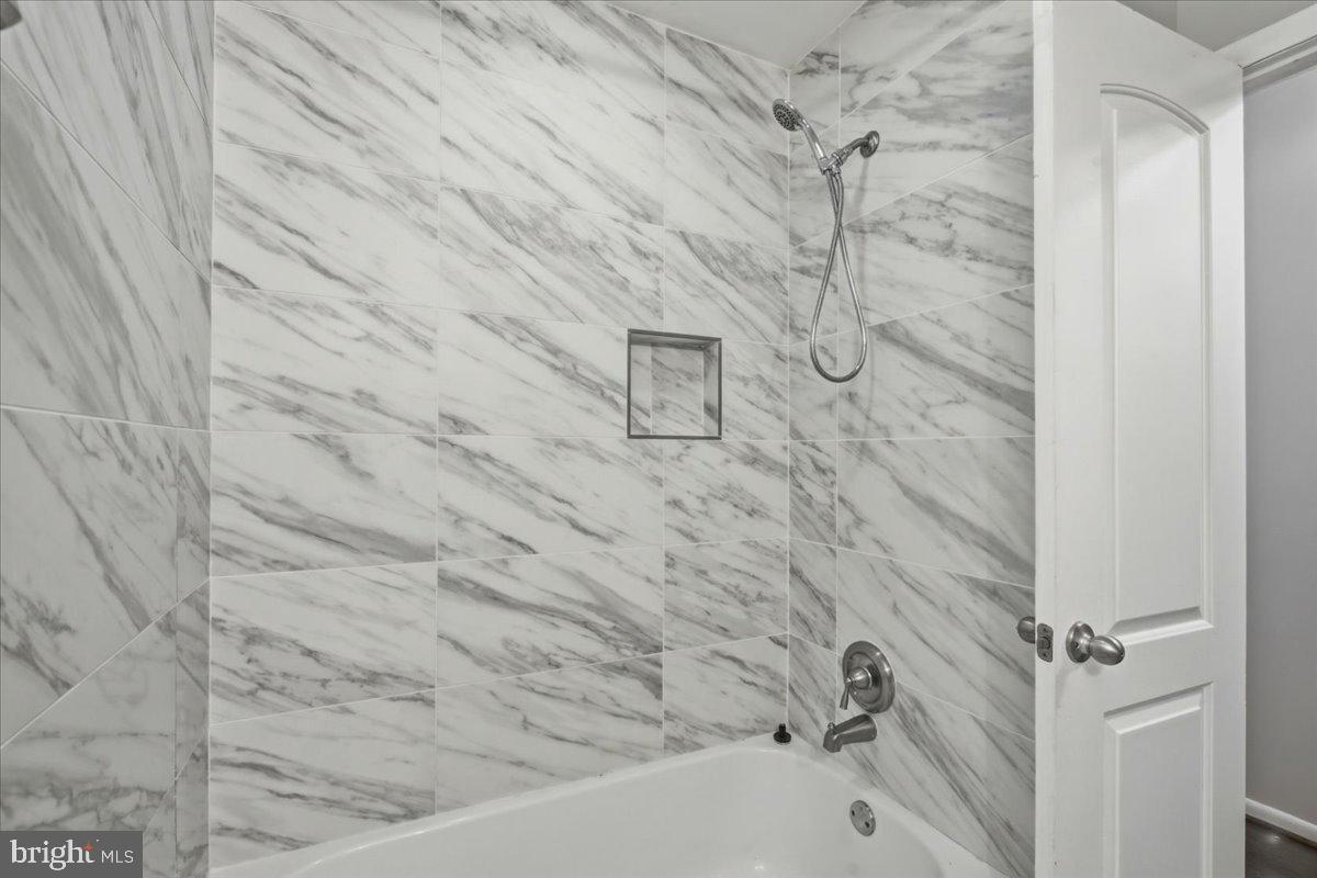 8827 Lafayette Dr Property Photo 30