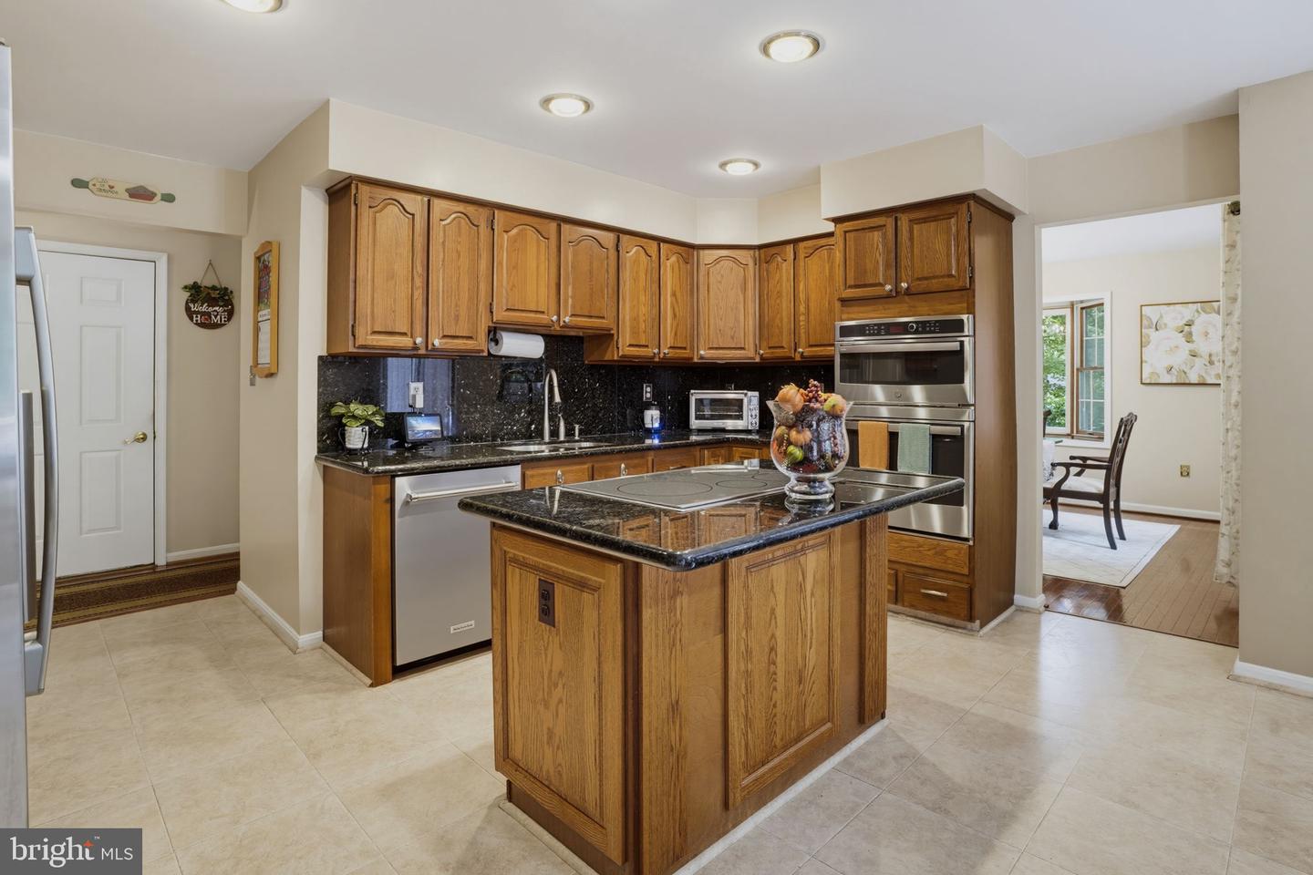 7730 Lake Shore Dr Property Photo 10