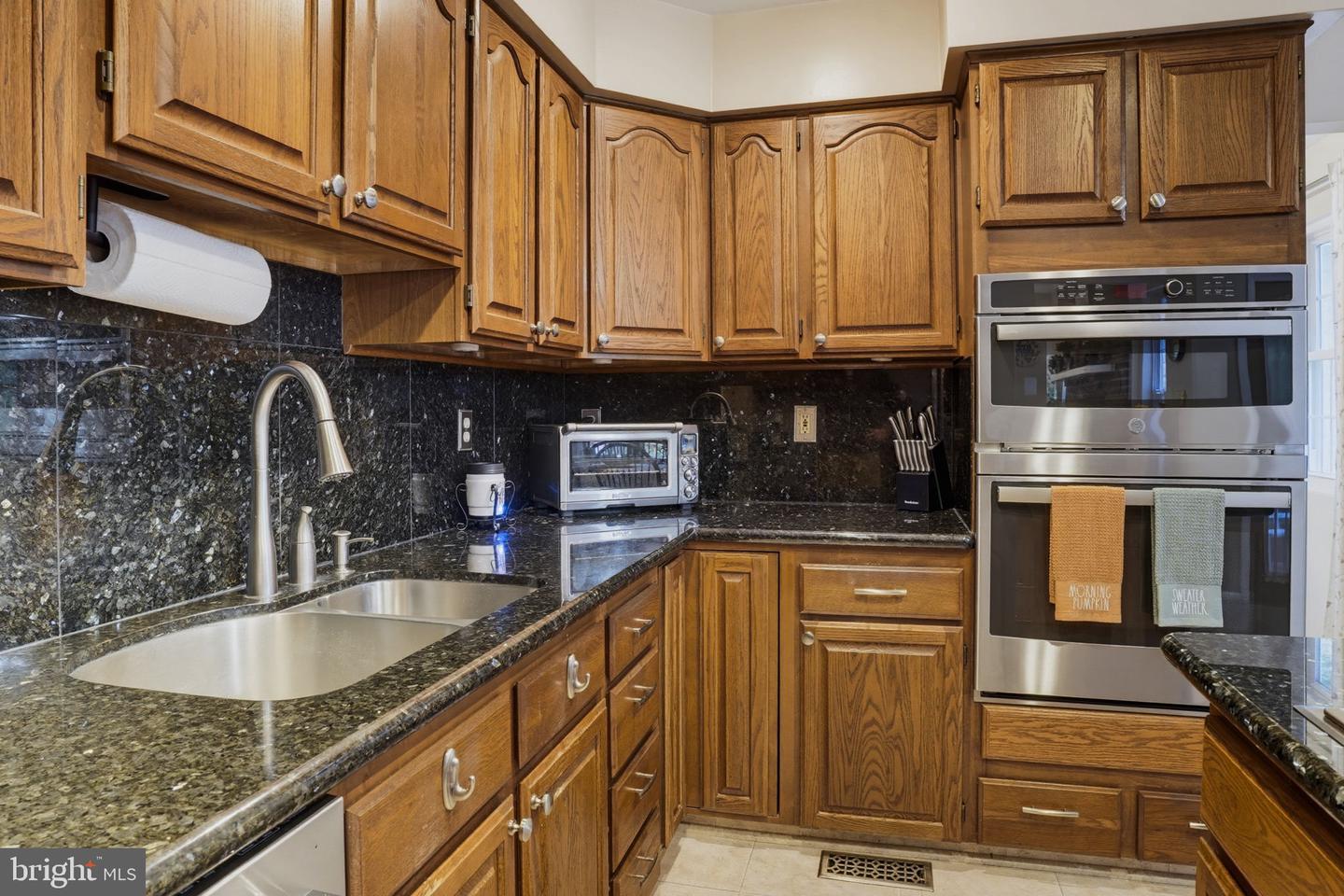 7730 Lake Shore Dr Property Photo 11