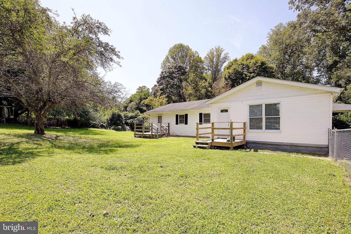 5070 Sheckells Way Property Photo 8