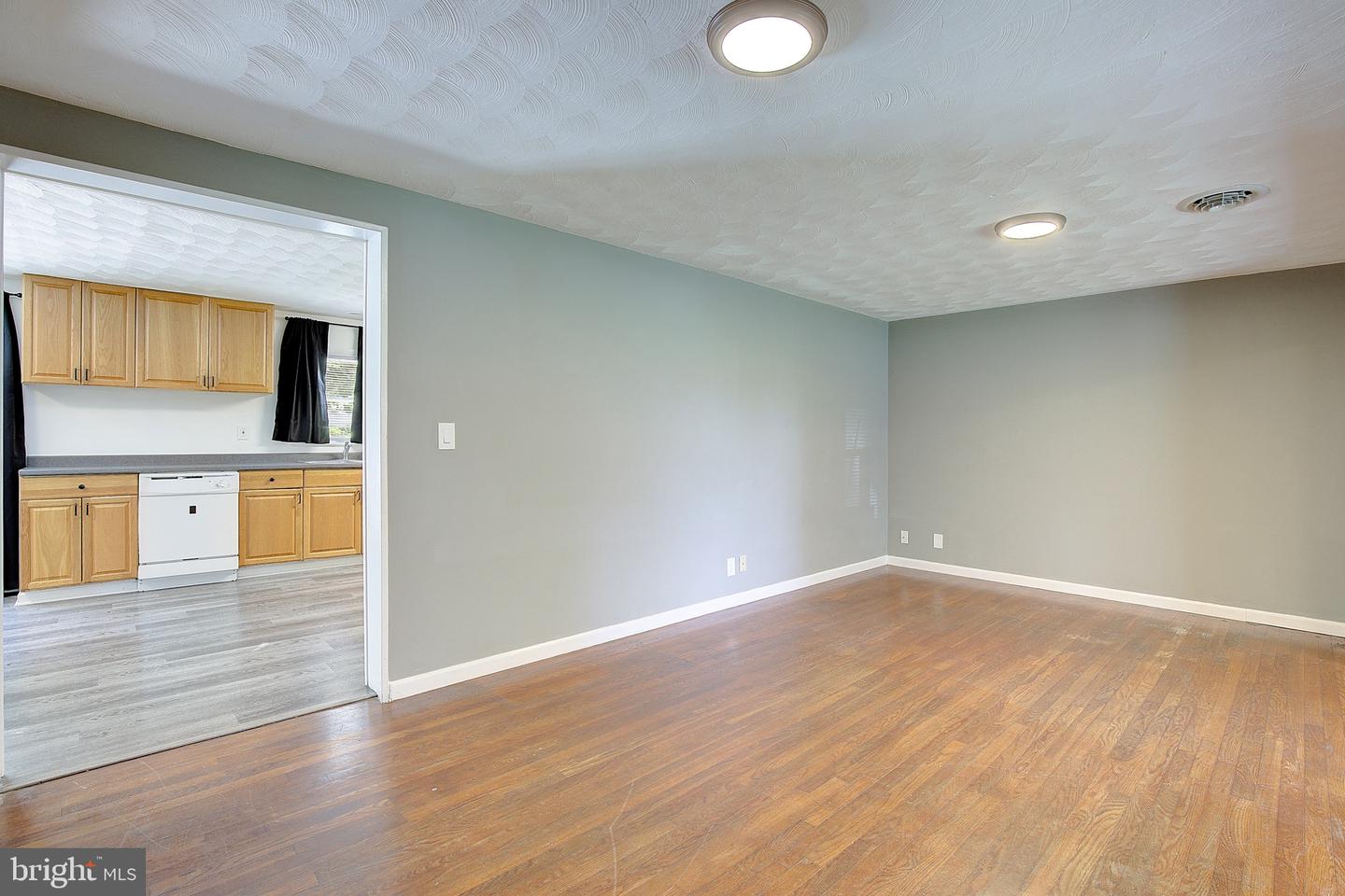 5070 Sheckells Way Property Photo 15