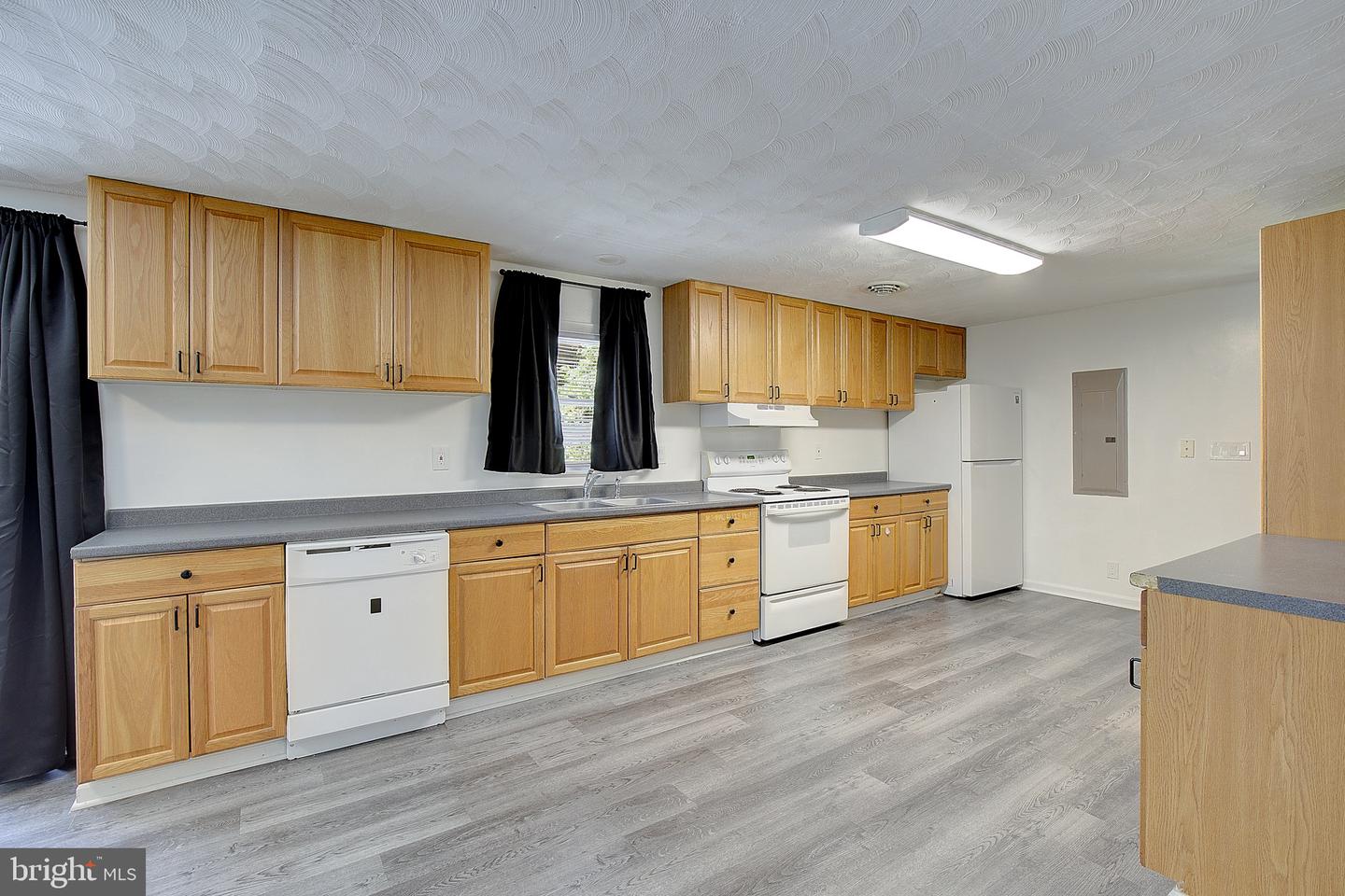 5070 Sheckells Way Property Photo 17