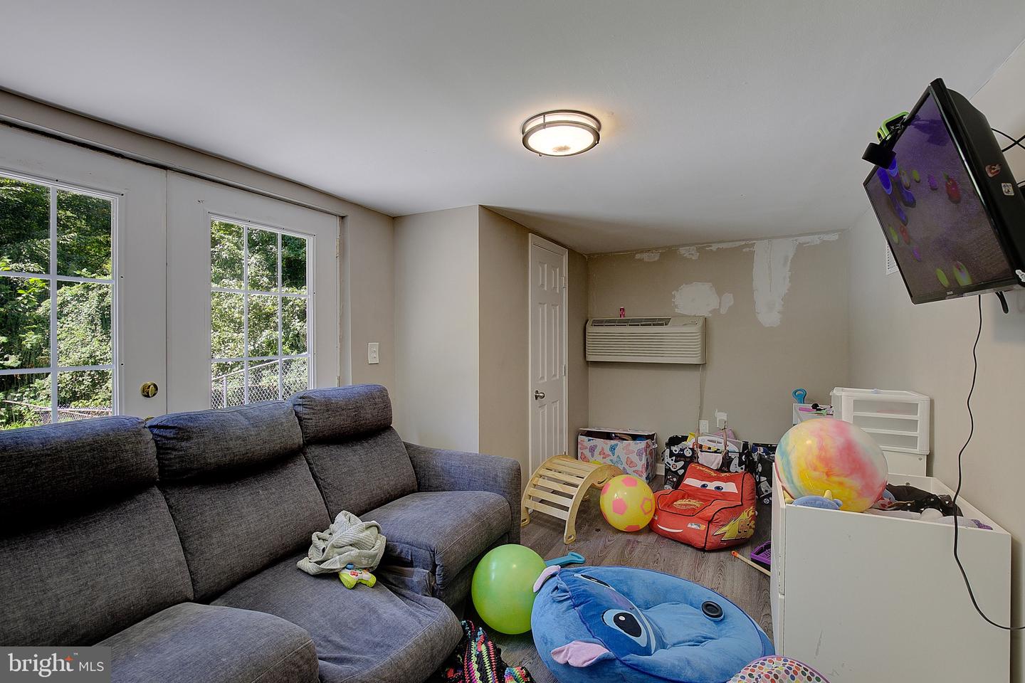5070 Sheckells Way Property Photo 44