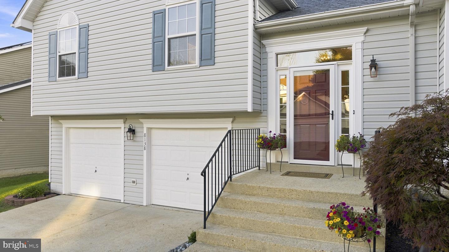 8138 Bayview Hills Dr Property Photo 3