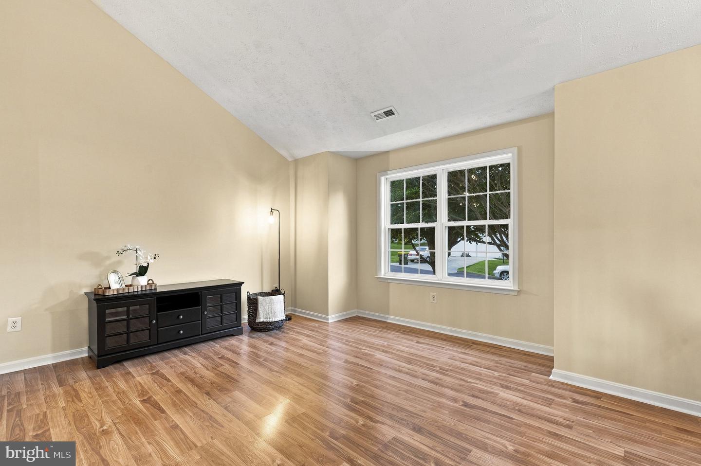 8138 Bayview Hills Dr Property Photo 10